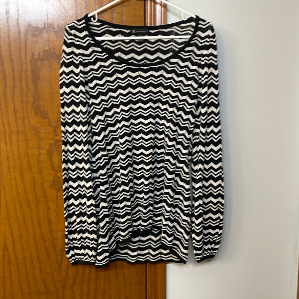 INC UEC Womens Size Large Black White Chevron Stripe Sweater Scoop Neck Bell Slv - Picture 2 of 10